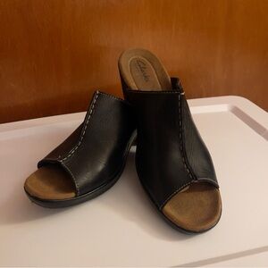 Clarks Women's Black Leather Open-Toe Mules